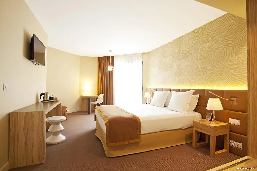 Golden Tulip Avignon Le Paradou 3*,